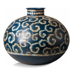 Vase "Makonis" peint en fer.