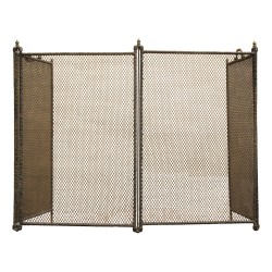 Pare feu en fer forgé et quatre panneaux grillagés.