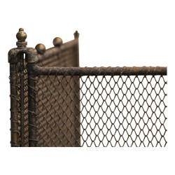 Pare feu en fer forgé et quatre panneaux grillagés.