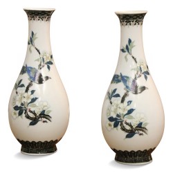 Paire de vase en porcelaine. Chine.