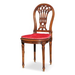 Lot de neuf chaises et quatre fauteuils teinté acajou avec placet