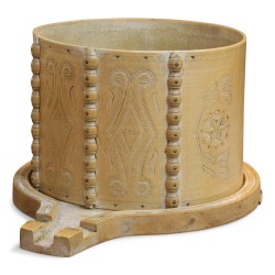 Moule à fromage frais en pin. Haut Valais.