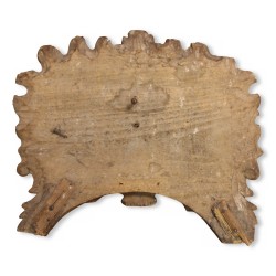 Haut de porte avec une inscription en latin "Altare Quotidie Privileg"