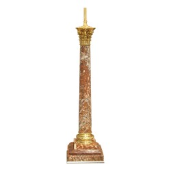 Lampe montée sur une colonne en marbre ornée de bronze doré