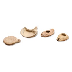 Лот из 6 масляных ламп остается из Иерусалима (датируется около …