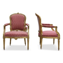 Paire de fauteuils Louis XVI "Pelle de bêche" en hêtre bois doré