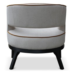 Fauteuil élégant et confortable avec accoudoirs, au design moderne