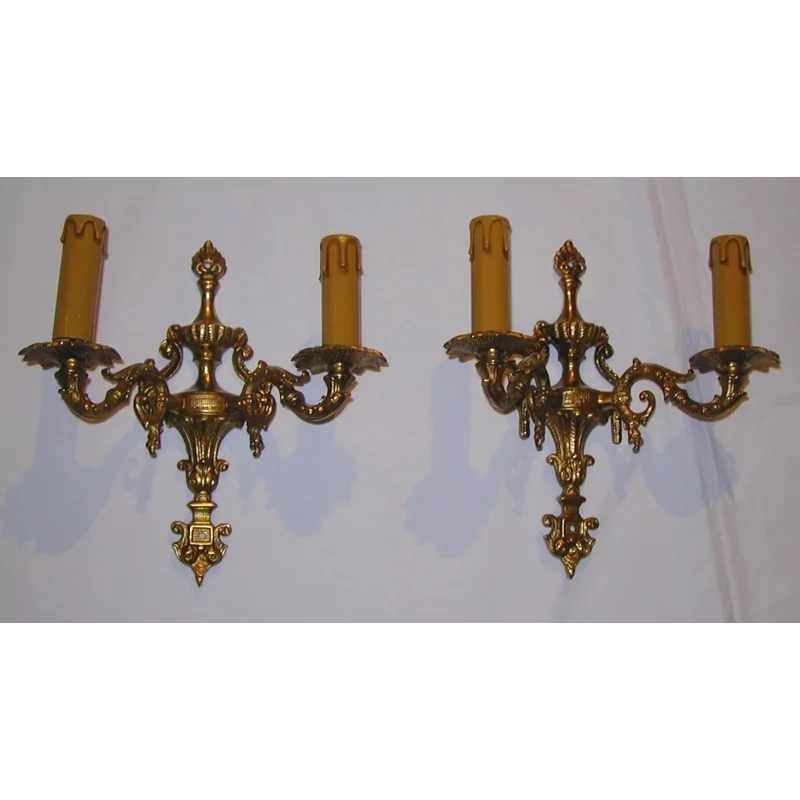 Paire d'applique en bronze à 2 lumières. - Moinat - Appliques murales