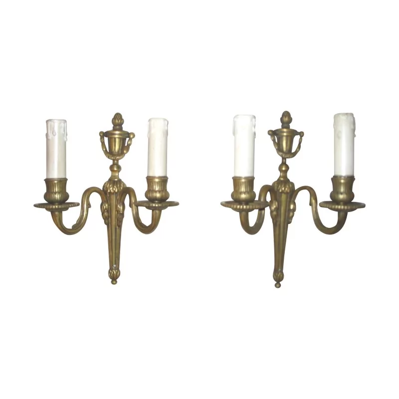 Paire d'applique Louis XVI en bronze à 2 lumières. - Moinat - Appliques murales