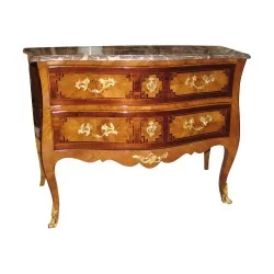 个镶嵌在胡桃木中的路易十五五斗柜，带有 2 个抽屉和 …