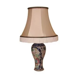 Chinese Mei-Ping porcelain lamp. Mandarin, 18th century.