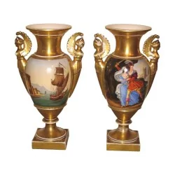 Paar Sèvres-Empire-Vasen, vergoldet mit Bemalung. Frankreich …