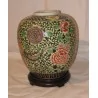 Vase en porcelaine “Famille verte”, avec socle en bois. Chine, … - Moinat - Porcelaine