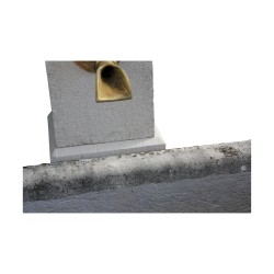 Jura stone basin, restored with goat and neck in …