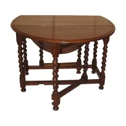 Louis XIII style table in oak with flaps. Period 20th …
