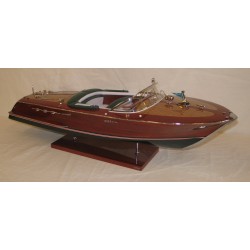 Maquette de bateau Riva Ariston en acajou, faite à la main.