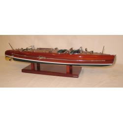 Maquette de bateau Typhoon en acajou, faite à la main.
