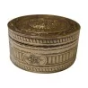 Runde Silberdose mit eingraviertem Motiv im Louis XVI-Stil auf … - Moinat - Silber