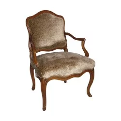 路易十五扶手椅，采用 Nogaret 风格的模制胡桃木……