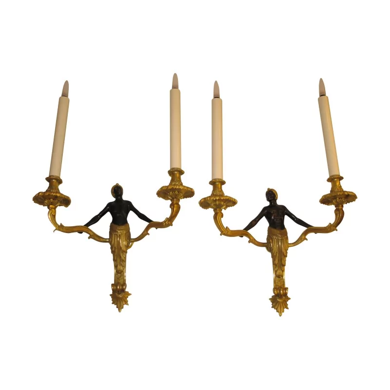 Paar „Porteurs“ 2-flammige Wandlampen aus gemeißelter und vergoldeter Bronze, … - Moinat - Wandleuchter