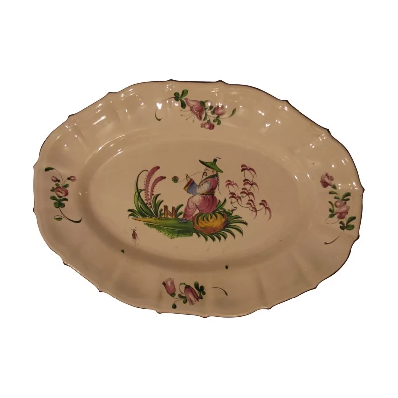 Plat en porcelaine moustier avec décor peint … - Moinat - Porcelaine