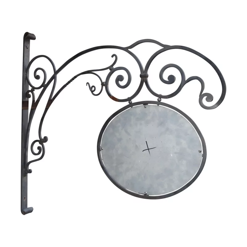 Stem with black oval sign. - Moinat - Gates, Iron bracket