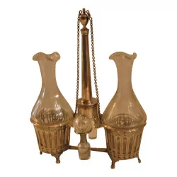 个银瓶，带塞子的醒酒器。 19世纪时期。