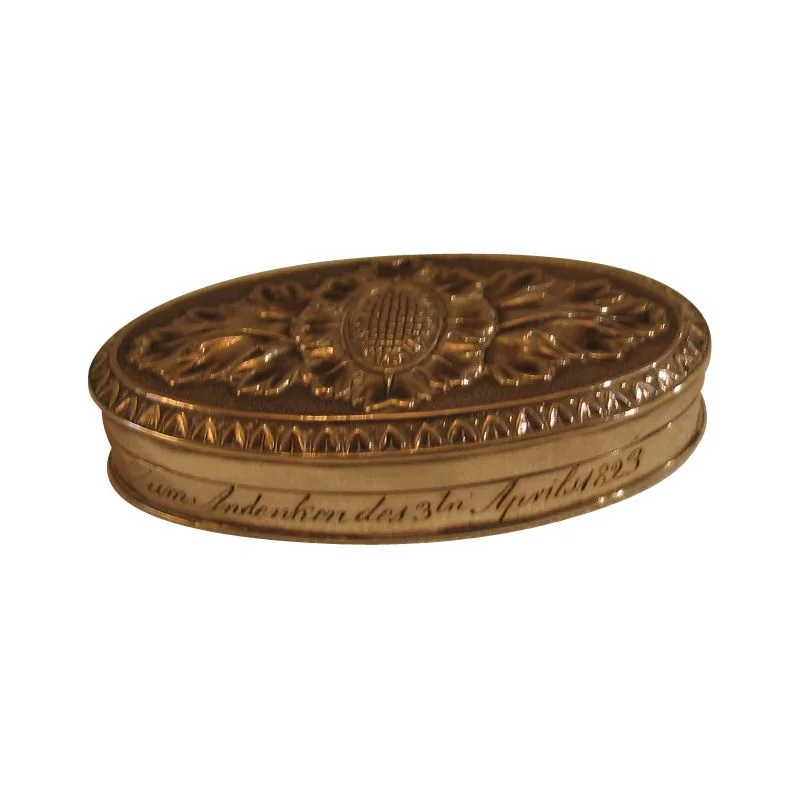 Boîte ovale en argent gravé, avec inscription sur le … - Moinat - Argenterie