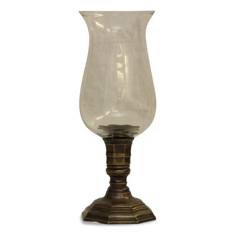 Paar Kerzenhalter aus gealterter Bronze mit Glas. - Moinat - Schachtel, Urnen, Vasen