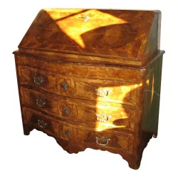 Bureau - Louis XV chest of drawers in inlaid walnut with 3 drawers. …