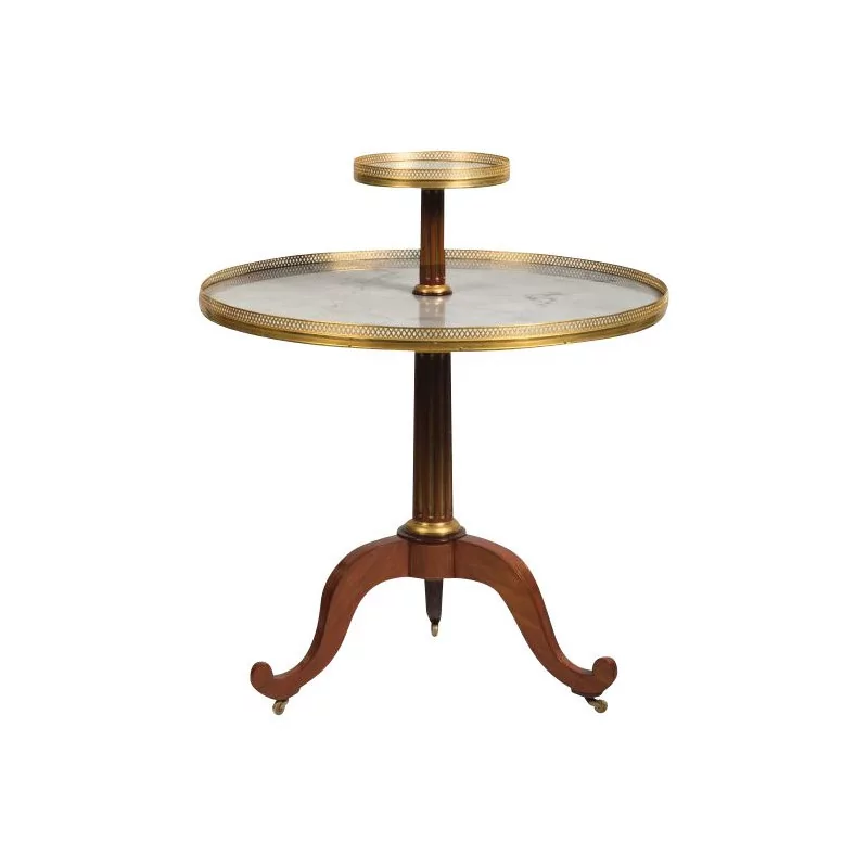 张小圆桌，配有 2 个路易十六时期凹槽桃花心木托盘，配有 - Moinat - End tables, Bouillotte tables, 床头桌, Pedestal tables