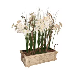 个路易十六风格的花盆，采用雕刻和白色锈蚀木材制成，……