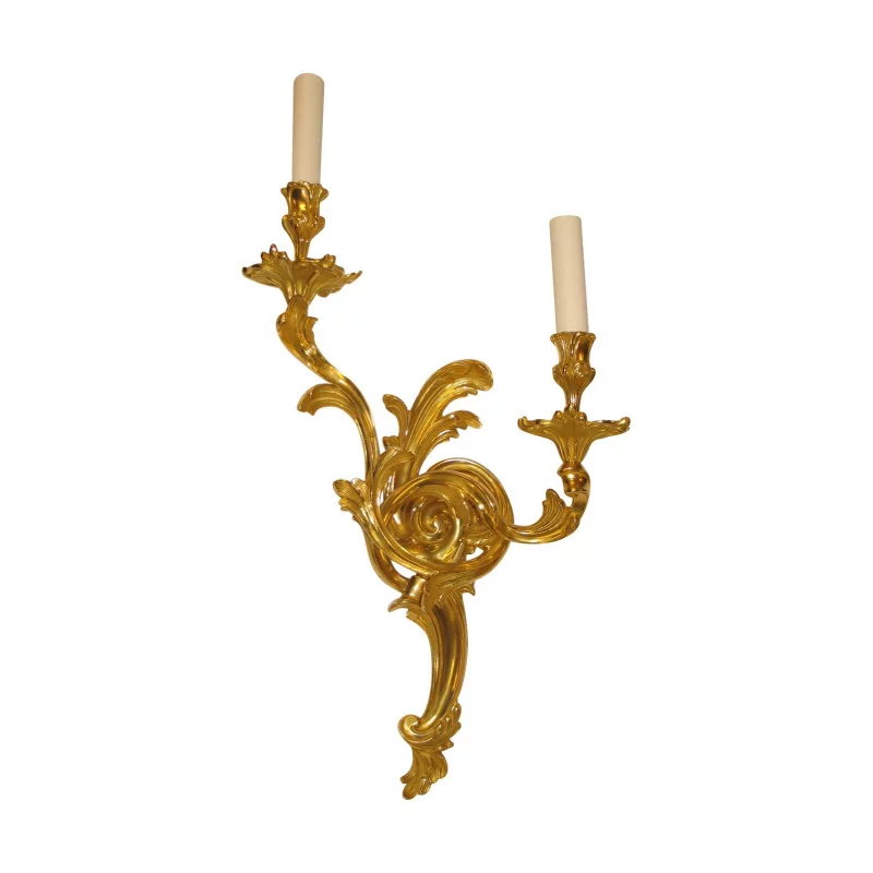 Wandleuchte im Louis XV-Stil aus ziselierter und vergoldeter Bronze mit 2 … - Moinat - Wandleuchter