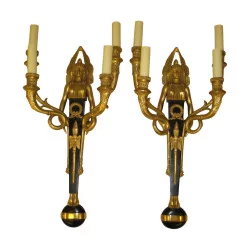 Paar Wandlampen im Empire-Stil aus ziselierter und vergoldeter Bronze, …