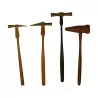 Lot de 4 marteaux ancien avec manche en bois. - Moinat - Accessoires de décoration