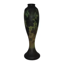 Daum 花瓶，绿色玻璃膏，装饰有……