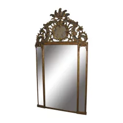 面路易十五风格镜子，采用雕刻和镀金木材制成，带山墙饰……