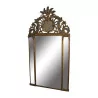 Spiegel im Louis XV-Stil aus geschnitztem und vergoldetem Holz mit Giebel … - Moinat - Spiegel