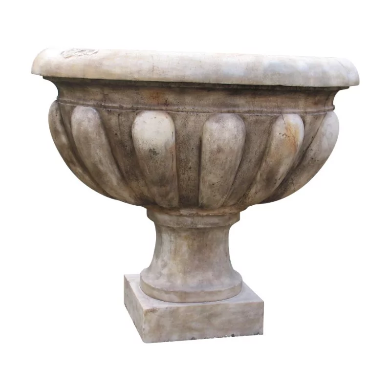 Basin with sculpted beige Cooris Verona marble base and … - Moinat - Fountains