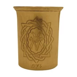 Gobelet en argent 800 avec initiales M.V. et daté de