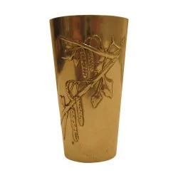 Gobelet en argent 800 avec monogramme H.C. et décor de