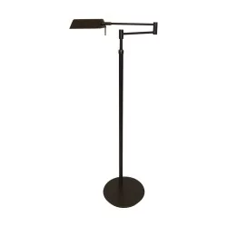 Halogen-Leseleuchte aus patiniertem Messing, höhenverstellbar.