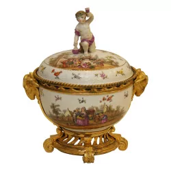 Potiche de senteur en porcelaine de Paris montée avec bronze …