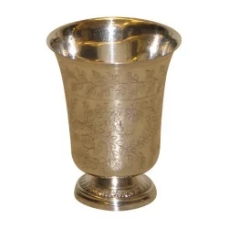 个带纹章的银杯（50 克）。时期：19世纪。