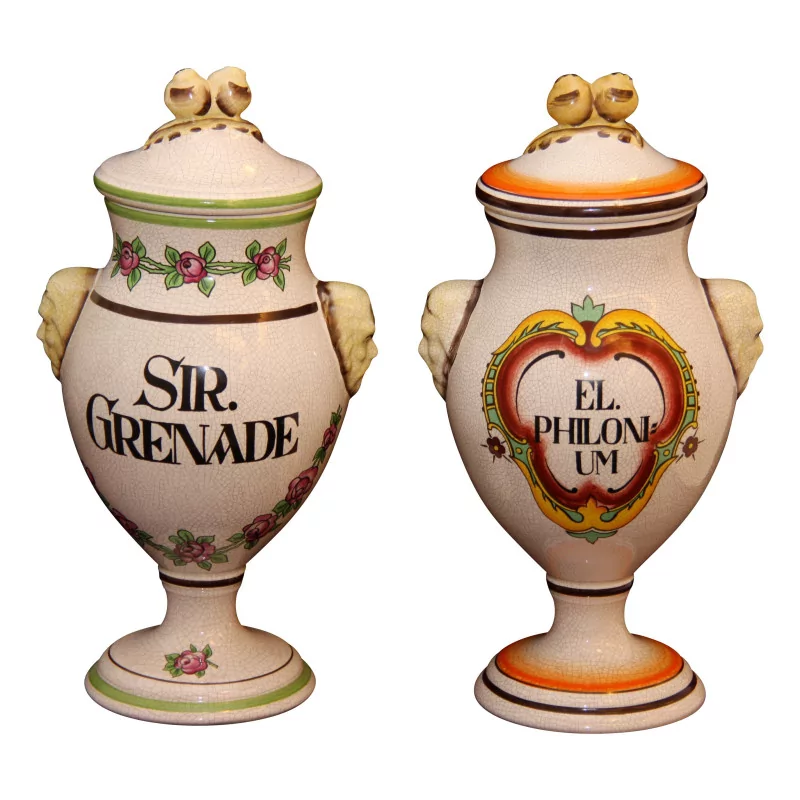 Pair of pharmacy vases with earthenware lid. Era … - Moinat - Pharmacie