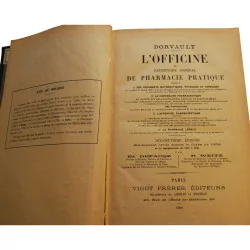 Livre de pharmacie *L'Officine”, de 1928. Epoque : 20ème …