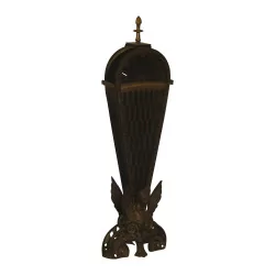 Fächerförmige Feuerwand aus Bronze. Epoche: Neogotik, 19. …