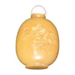 Schnupftabakflasche aus Honigjade, gravierte Verzierungen aus Chilong und …