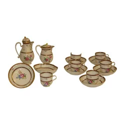 Service à thé comprenant : 6 tasses et sous-tasses, 1 théière, …