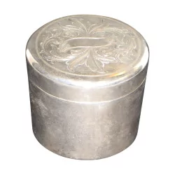 Цилиндрическая серебряная шкатулка 852 г), внутри вермей с …